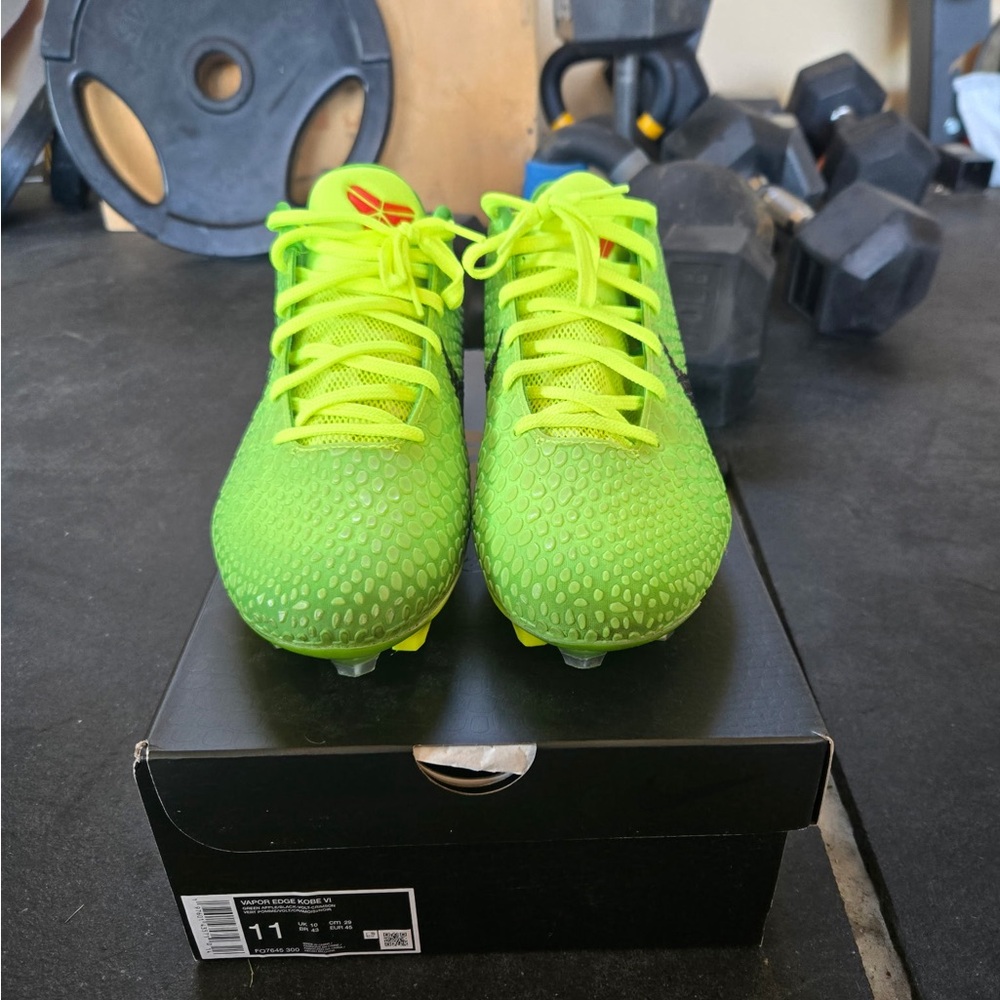 Kobe VI Vapor Edge Cleats / Grinch / M 11